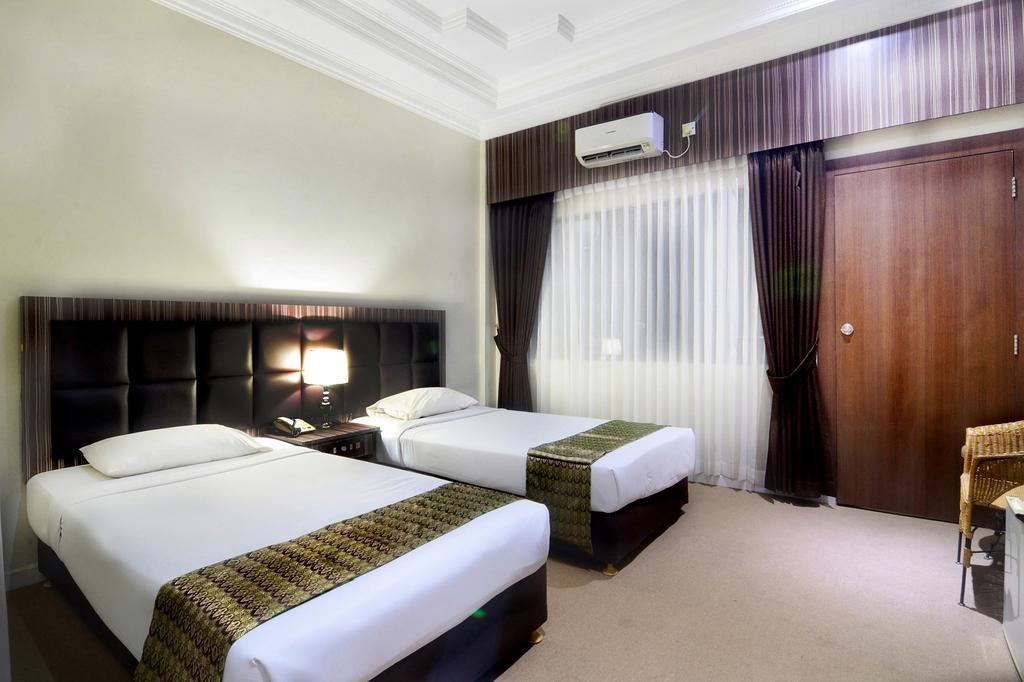 Pelangi Hotel & Resort Tanjung Pinang Buitenkant foto